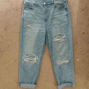 American Eagle Mom Straight Jean